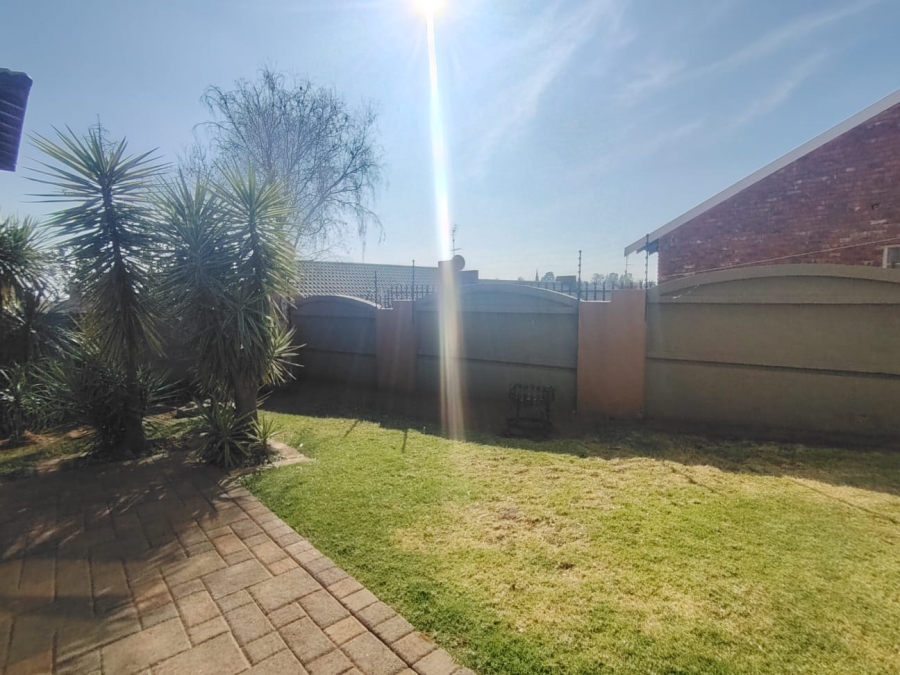3 Bedroom Property for Sale in Pentagon Park Free State